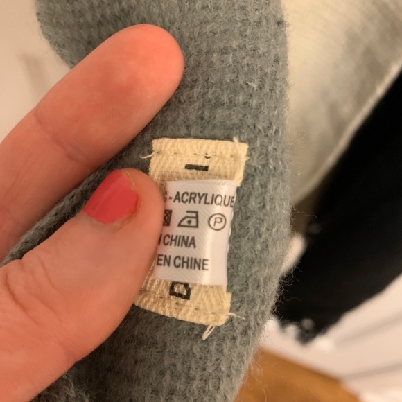 Tri-Color Scarf - Picture 5 of 5